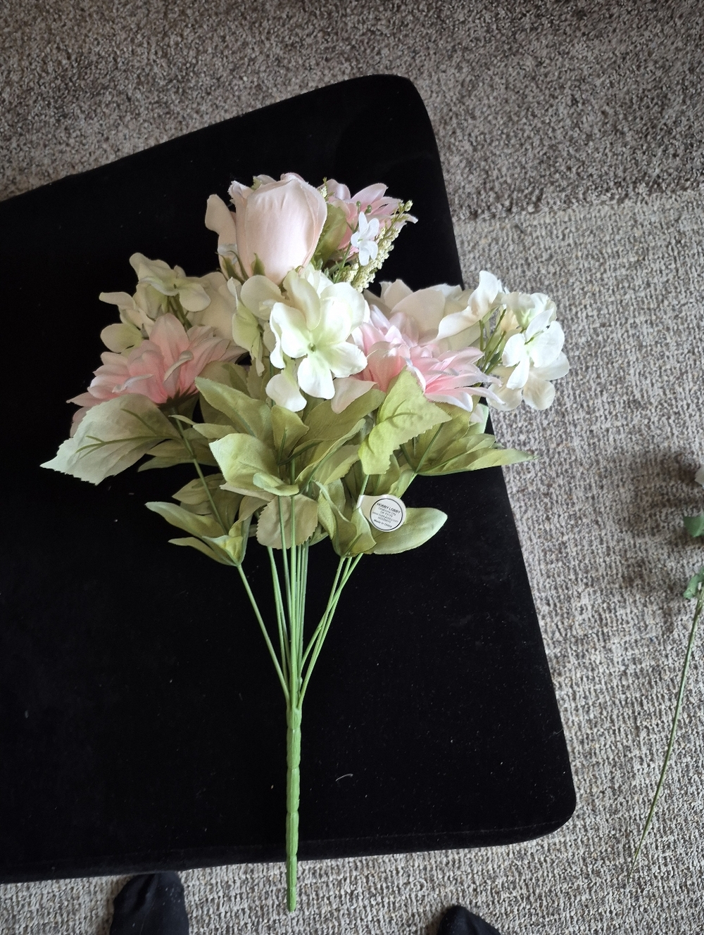 Artificial floral arrangement
